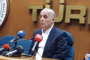 T&Uuml;RK-İŞ Başkanı Atalay: "H&uuml;k&uuml;met ve işveren i&ccedil;in yeterli, bizim i&ccedil;in değil"