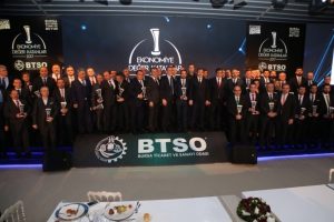 Bursa'da "Ekonomiye Değer Katanlar 2017 &Ouml;d&uuml;l T&ouml;reni" yapıldı