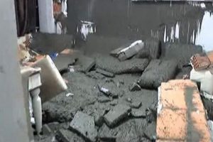 Evin duvarı yıkıldı! Baba ile 6 aylık oğlu...