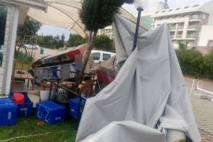 Hortum ve sağanak yağış hayatı fel&ccedil; etti