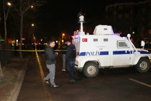 Kaymakamlık ve polis merkezi yakınına el bombası atıldı