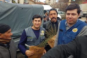 Bursa B&uuml;y&uuml;korhan yeni yıla ağa&ccedil; keserek değil, fidan dikerek giriyor