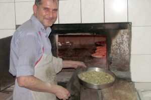 Pide fırınlarında tepside firik pilavı pişirme d&ouml;nemi