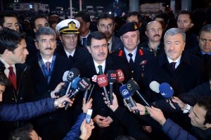 Vali Şahin, Taksim Meydanı'nda incelemelerde bulundu