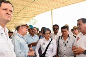 Kolombiya'da h&uuml;k&uuml;met ve FARC liderleri bir araya gelecek