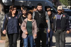 DEAŞ g&ouml;r&uuml;n&uuml;ml&uuml; PKK'lılar