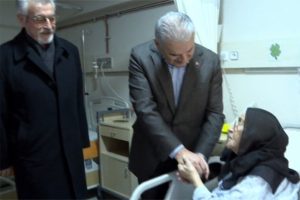 Yıldırım'dan s&uuml;rpriz hastane ziyareti