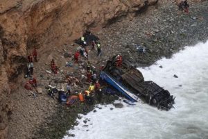 Peru'daki otob&uuml;s faciasında bilan&ccedil;o artıyor