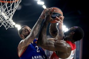 Anadolu Efes, Yunanistan deplasmanında