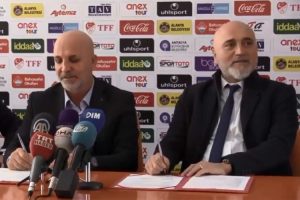 Hikmet Karaman imzayı attı