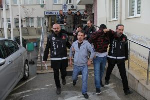 Bursa'da uyuşturucu operasyonunda 17 kişiye g&ouml;zaltı