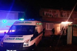 Sobadan zehirlenen koca &ouml;ld&uuml;, eşi yoğun bakımda
