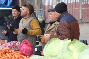 İl&ccedil;e pazarı yirmi yıldır duayla kuruluyor