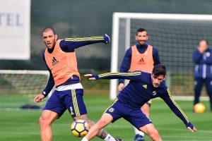Fenerbah&ccedil;e devre arası hazırlıklarına başladı
