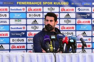 "Ozan ve Persie'nin d&ouml;nmesini isterim"