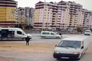 Bir anlık dikkatsizlik canına mal oldu