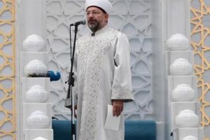 T&uuml;m camilerde &ccedil;ocuk evliliklerine karşı hutbe okundu