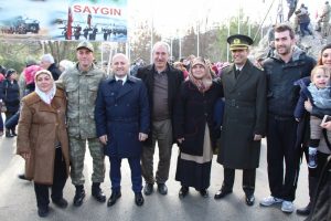 Asker ailelerine &ccedil;orbalı karşılama