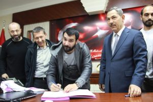 Engin Baytar, amat&ouml;r lig takımına imzayı attı