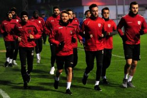Samsunspor'da 5 futbolcu takımdan ayrıldı