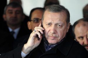 Erdoğan, Cenk Tosun'u tebrik etti