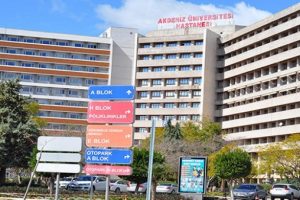 &Uuml;niversite hastanesi bor&ccedil; batağında! Başhekim a&ccedil;ıklama yaptı