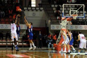 Anadolu Efes deplasmanda g&uuml;ld&uuml;