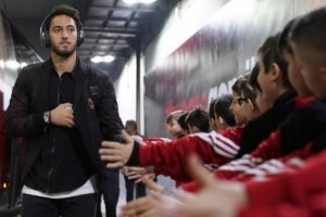 Milan'da g&uuml;ndem Hakan &Ccedil;alhanoğlu