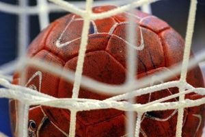 T&uuml;rkiye Hollanda'ya yenildi, zirveyi kaybetti