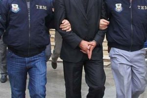 FET&Ouml; zanlısı 2 astsubay yakalandı