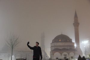 Yoğun sis kartpostallık g&ouml;r&uuml;nt&uuml;ler oluşturdu