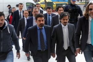 Yunan Mahkemesi darbeciye ilticayı durdurdu