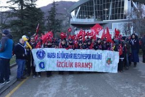 Bursa B&uuml;y&uuml;kşehirli izciler şehitleri andı