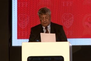 Lucescu'dan 'gen&ccedil; oyuncu' &ccedil;ağrısı