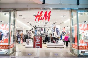 H&M'e ırk&ccedil;ılık su&ccedil;lamasıyla tepki yağdı
