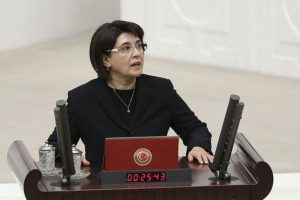 Leyla Zana'nın milletvekilliğinin d&uuml;ş&uuml;r&uuml;lmesine ilişkin rapor yarın g&ouml;r&uuml;ş&uuml;lecek
