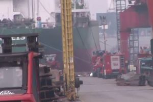 Tuzla'da tersanede gemi yangını
