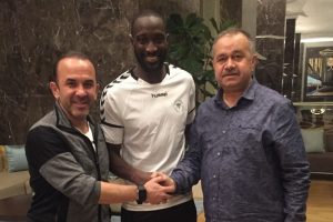 Yatabare imzayı attı