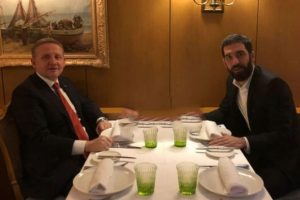 Barcelona'da s&uuml;rpriz buluşma! Arda Turan...