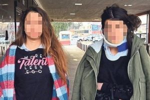 Eşkıya kızlar okulda demir &ccedil;ubuklarla saldırdı!