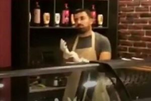 TSK'dan ihra&ccedil; edilen eski 'T&uuml;rk Yıldızları' kumpir satarken yakalandı!
