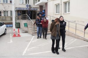 Bursa'da uyuşturucu operasyonu: 25 g&ouml;zaltı