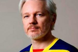 O &uuml;lke Assange'a vatandaşlık verdi