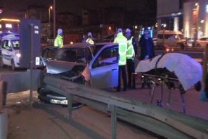 Sabaha karşı trafik kazası: 2 &ouml;l&uuml;, 1 yaralı