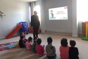 Anaokul &ouml;ğrencilerine bağımlılık eğitimi