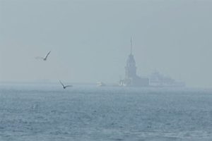 İstanbul'da sis deniz ulaşımını olumsuz etkiledi
