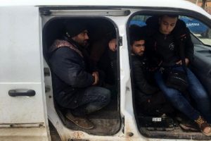 Yayladağı'nda Suriyeli 17 ka&ccedil;ak yakalandı