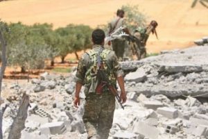ABD ve İngilizler PKK kıyafeti giyiyor