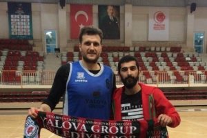 Bursaspor'dan ayrılan Salih Yalova'da