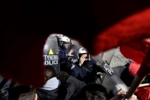 Yunanistan'da grev hayatı olumsuz etkiliyor